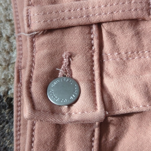 Universal Thread Shorts With Stretch 4" inseam Size 2/26 - Picture 3 of 6